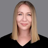 Corporate Headshot of Julie Evans by Richard Waine Photography