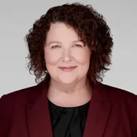 Corporate Headshot of Kelly Gooch by Richard Waine Photography